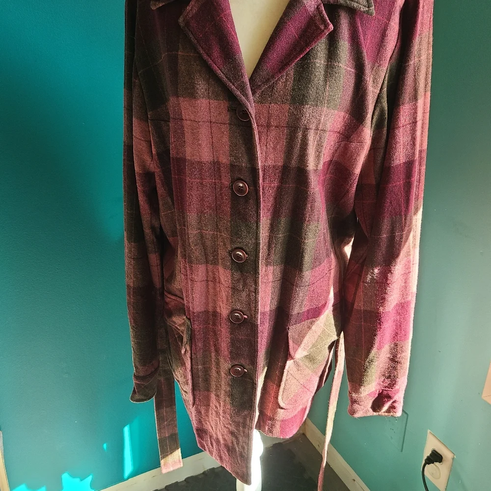 Pendleton plaid wool shirt jacket, size large, shacket, plum, olive, belted - Picture 3 of 8